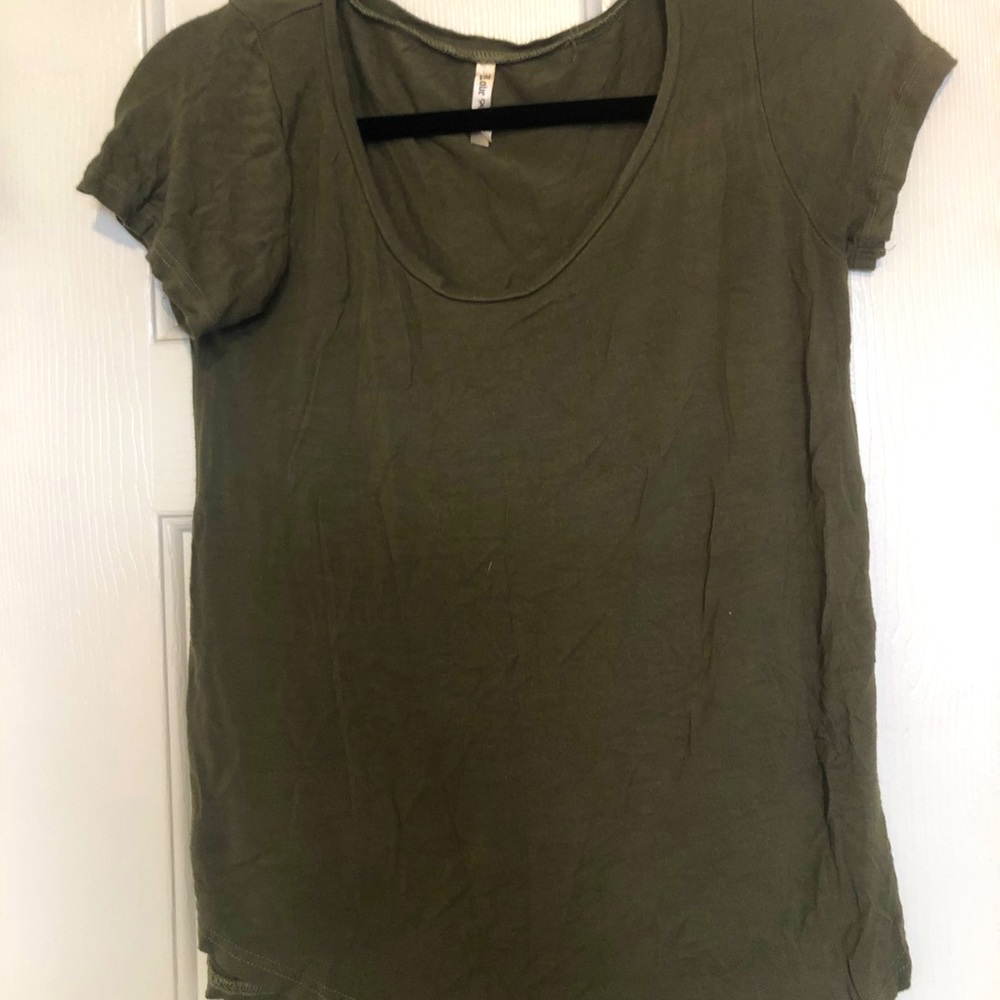 Olive green scoop neck t shirt size medium